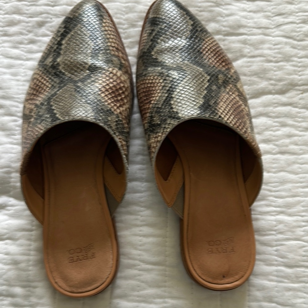 FRYE AND CO. Gray and Brown Mules with Snakeskin Pattern
